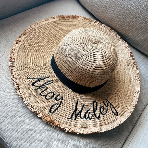 Two Women straw hats - Picture 2 of 5